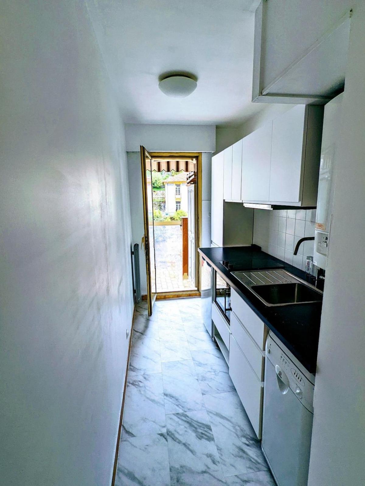 Apartment Vue Degagee, Emplacement Ideal, Climatise