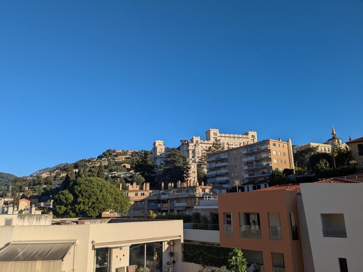 Apartment Vue Degagee, Emplacement Ideal, Climatise *